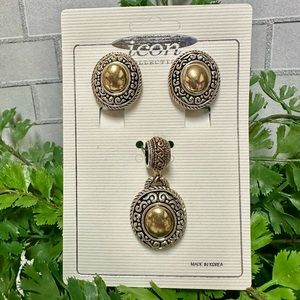 NWOT Gold/silver pendant set